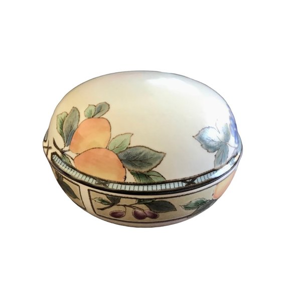 MIKASA Intaglio Garden Harvest 4" Round Box and Lid - Picture 7 of 7